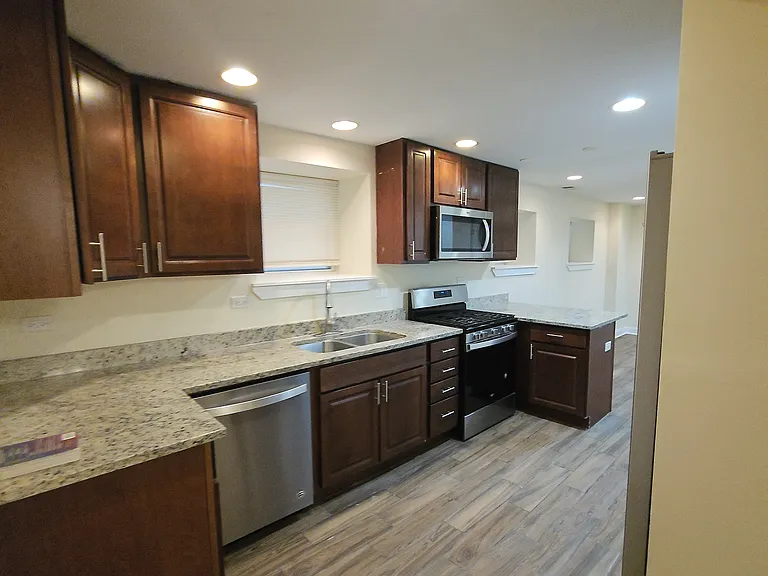 6317 N Washtenaw Ave #G1 — Photo 14