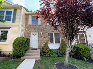 7955 Tyson Oaks Cir, Vienna, VA 22182