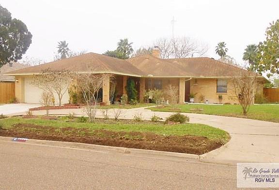 2nd image of 2801 Jacaranda Dr