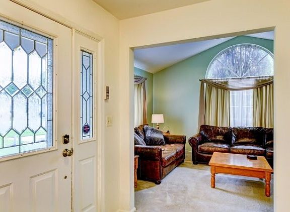 3rd image of 163 Grantham Dr