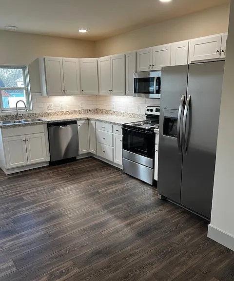 118-118 N Early St #B — Photo 4