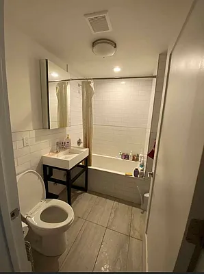 Rented by Delmark Realty LLC | media 23