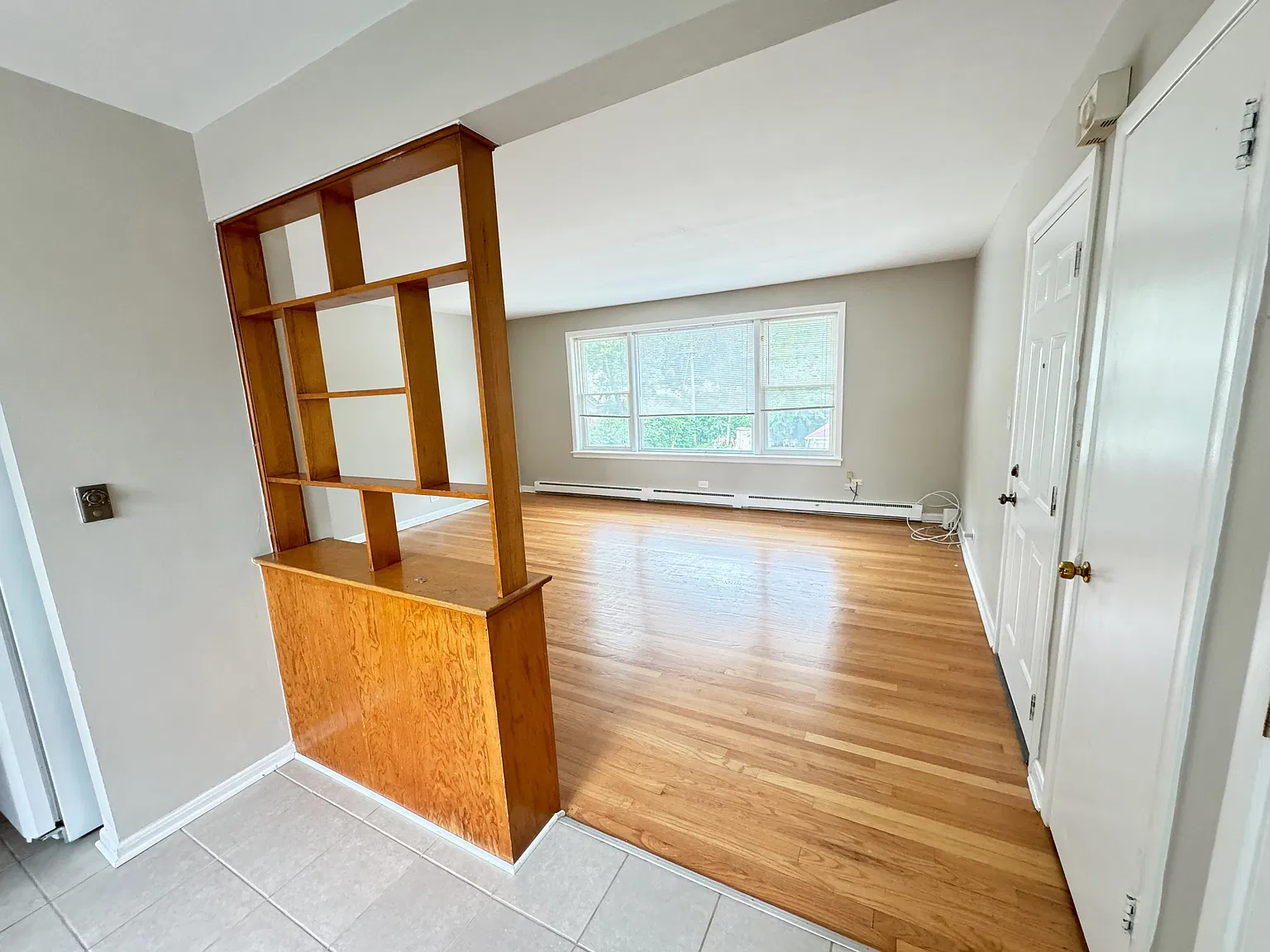 2 bed, 950 sqft, $1,700 — Photo 2