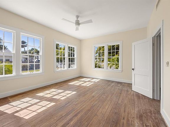 4th image of 260 GILCHRIST AVENUE