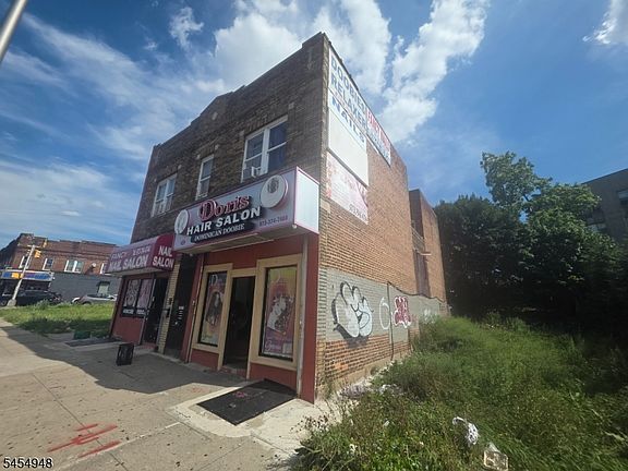 5th image of 721 Springfield Ave #721