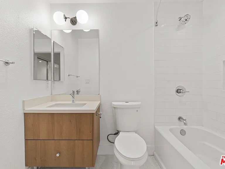 3939 Moore St #102 — Photo 20