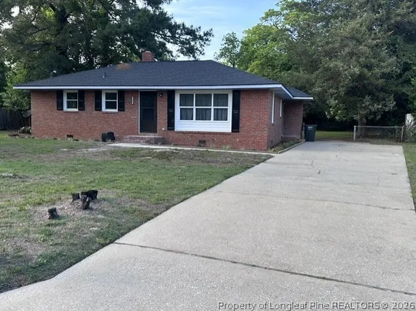 1925 Crestview Dr, Fayetteville, NC 28304