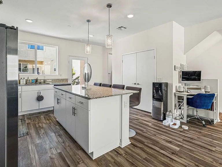 5224 Beachfront Cove St — Photo 3