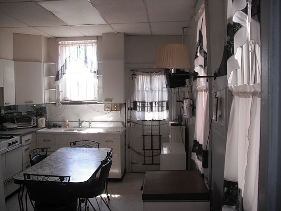 Eat In Kitchen