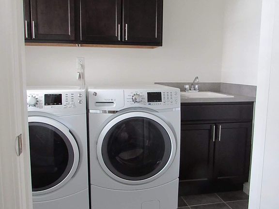 2nd image of 1031 N Sherman Dr #C