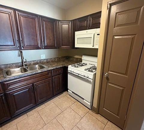 5th image of 7110 Van Dorn St #82