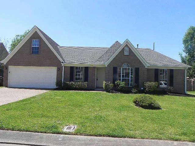 105 Winding Creek Dr — Photo 1