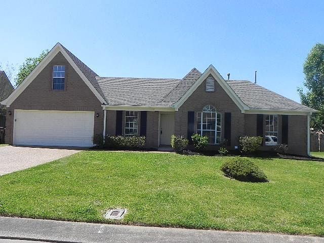 1st image of 105 Winding Creek Dr