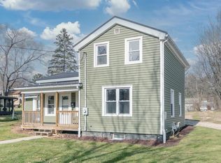 617 6th St, Reedsburg, WI 53959