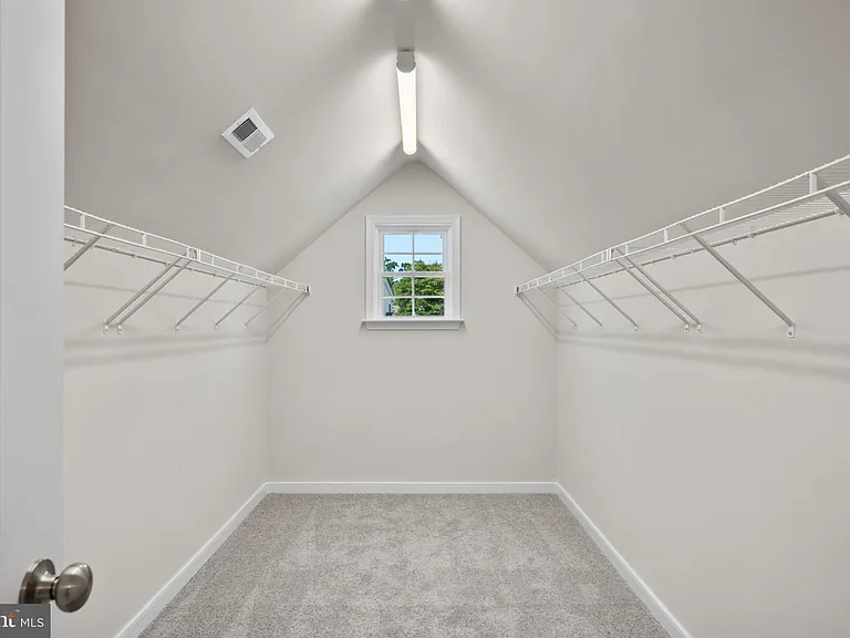 106 Mate Ct — Photo 26