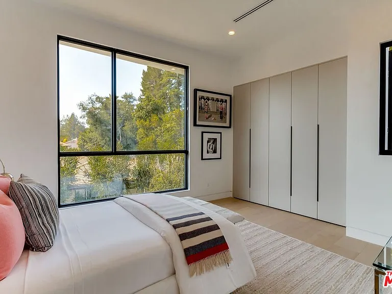 12119 Travis St — Photo 11