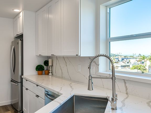 4th image of 1400 Ramona Ave APT 11