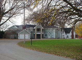 4601 W Lakeshore Dr, Mccullom Lake, IL 60050