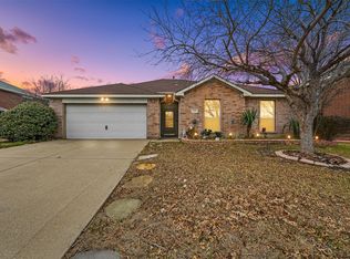 4703 Valleyview Dr, Mansfield, TX 76063