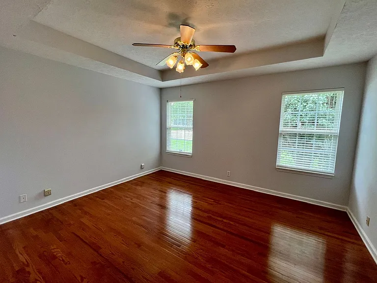 2720 Roscommon Dr — Photo 15