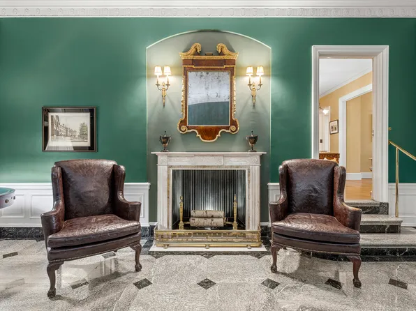 14 Sutton Place South image 13 of 16