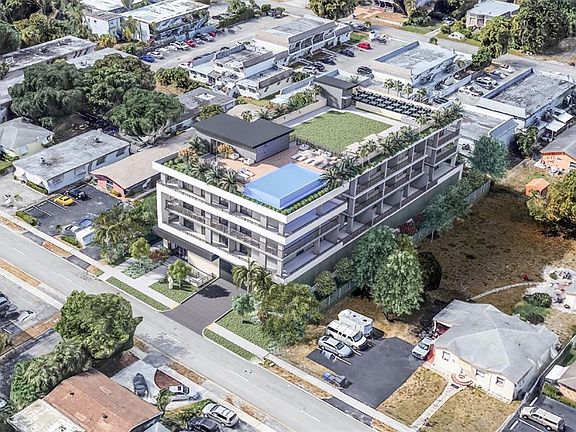 4th image of 2455 Polk St