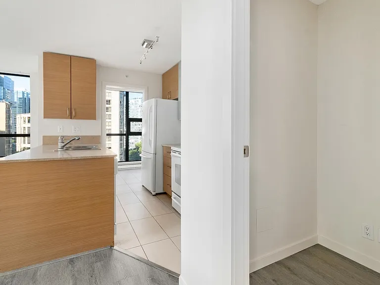 909 Mainland St #1409 — Photo 18