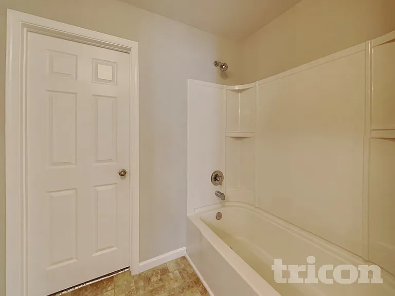 1068 Countess Ln — Photo 12