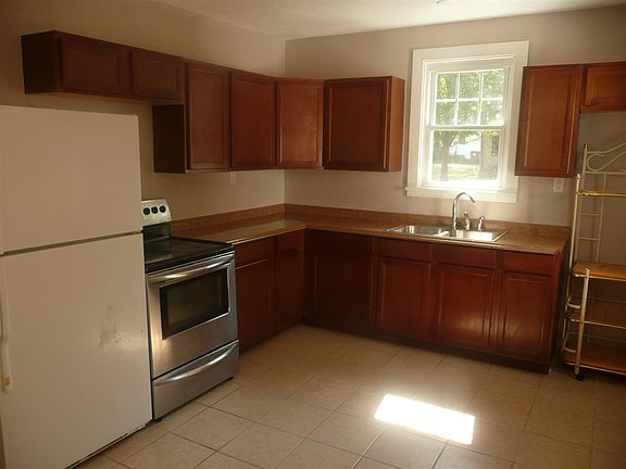 5th image of 2147 Welworth Ave