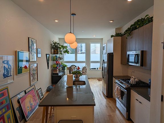 3rd image of 2010 Amber St Unit 1