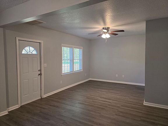 4th image of 499 Central Ave