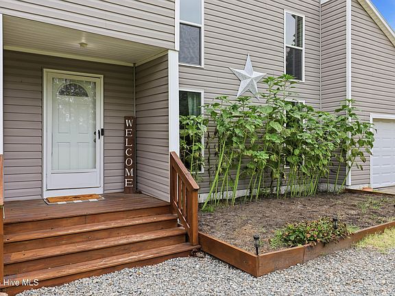 3rd image of 101 Sourwood Road