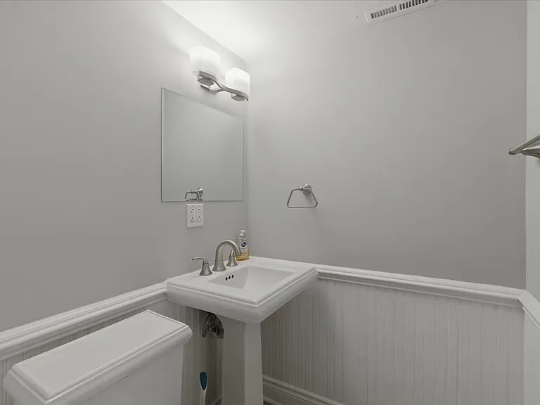1828 W Berenice Ave — Photo 17