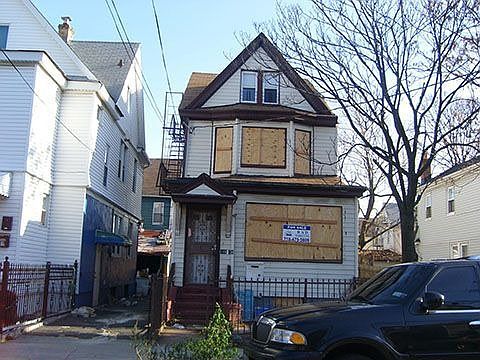 1st image of 14614 Lakewood Ave
