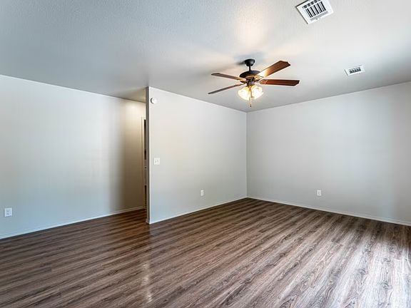 3rd image of 800 Henryetta St APT 15