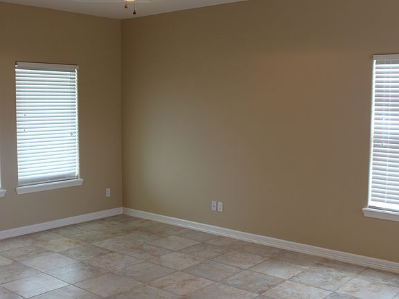 4th image of 3418 Paloma Cir N