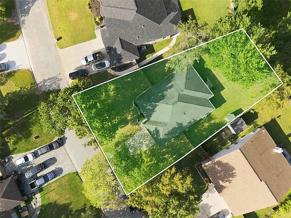 3rd image of 15914 Castaway Ct