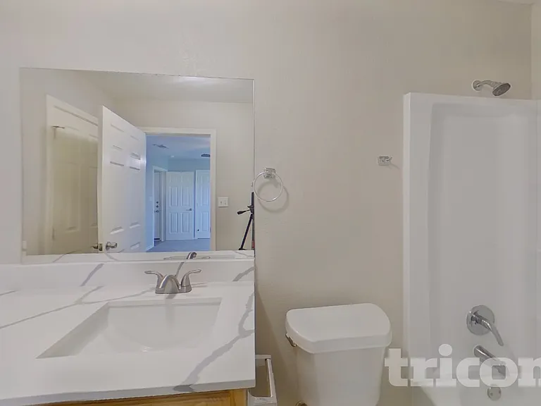 213 Dean Ct — Photo 6