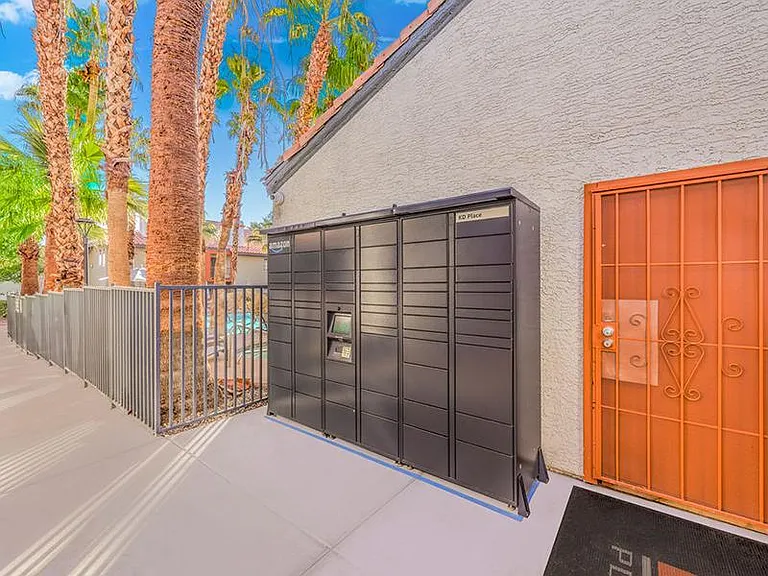 KD Place — Photo 16