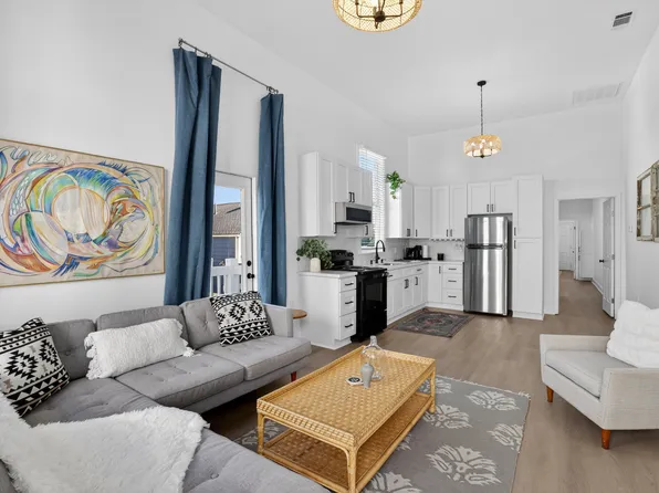 3324 S Saratoga St #201, New Orleans, LA 70115