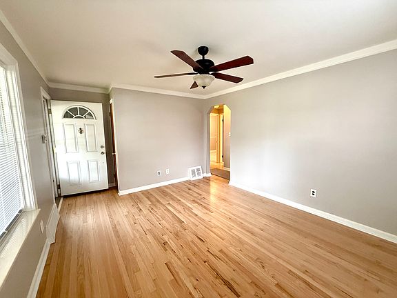 4th image of 25645 Arlington St