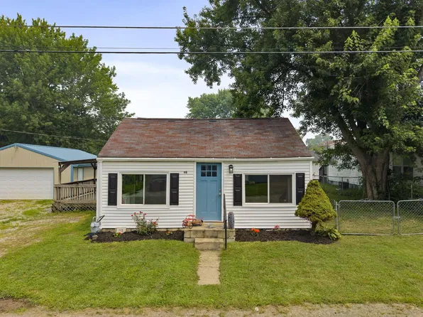 98 4th St, Buckeye Lake, OH 43008