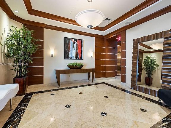 4th image of 401 SW 4th Ave APT 502