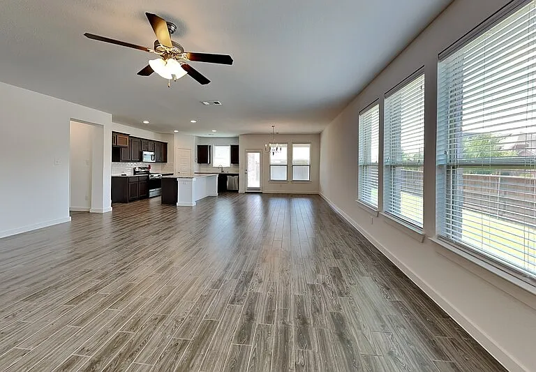 4117 Beasley Dr — Photo 2