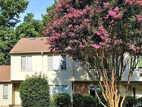 2nd image of 119 Woodbridge Ln