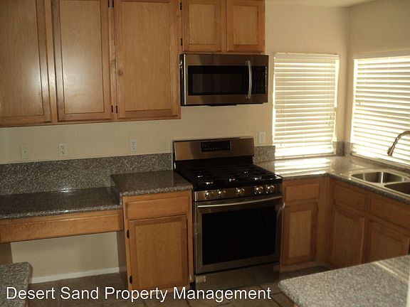 4th image of 1004 Miradero Ln