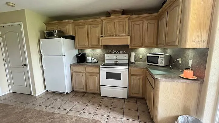738 Sonesta Ct #B — Photo 6