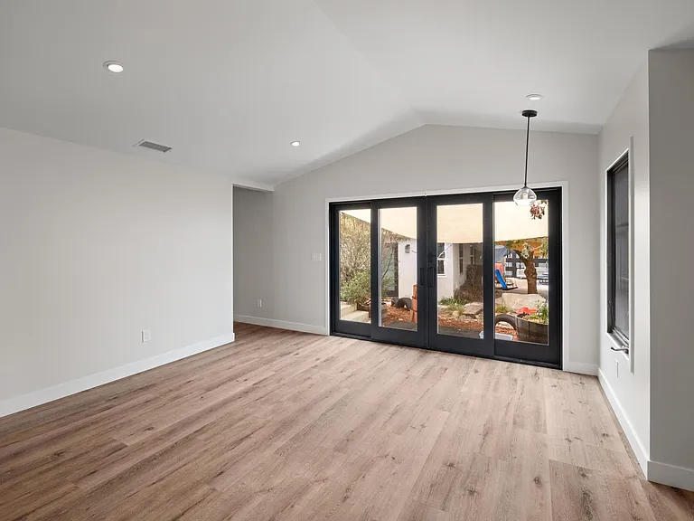 2726 Andreo Ave — Photo 16