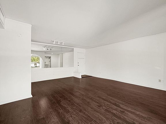 2nd image of 800 Post Oak Blvd APT 59