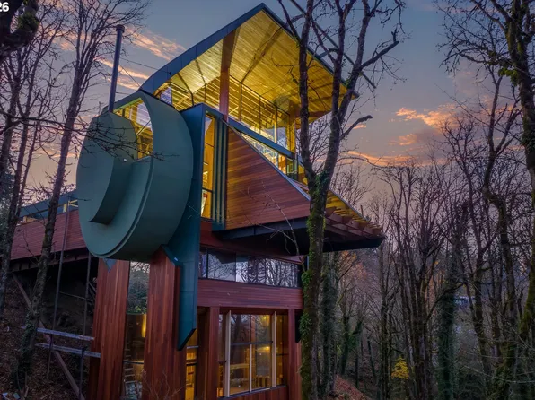 216 NW Royal Blvd, Portland, OR 97210